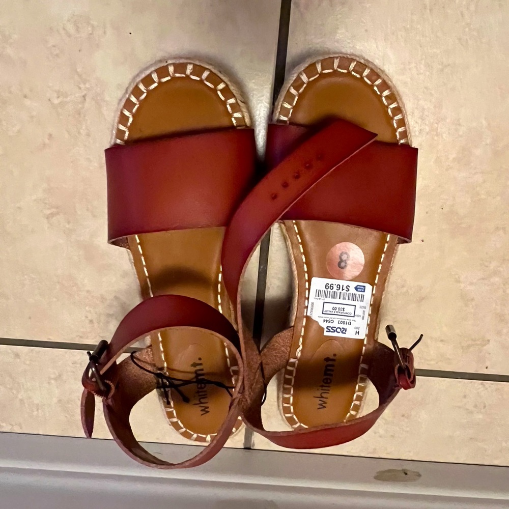 White Mountain Size 8 wedge shoes